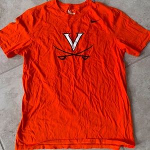 UVA t-shirt. Great for students